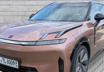 Lynk & Co 08 18.000 km 49.950 &euro; Augsburg 86179