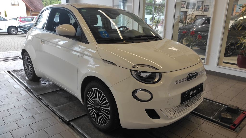 Fiat 500e 14.400 km 22.900 &euro; Gersthofen/Batzenhofen 86368