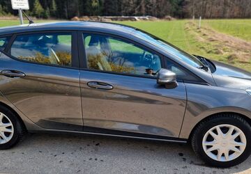 Ford Fiesta 29.899 km 11.980 &euro; Welden 86465