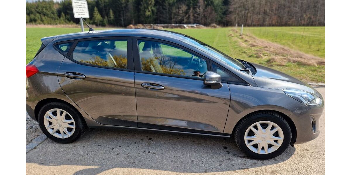Ford Fiesta 29.899 km 11.980 &euro; Welden 86465