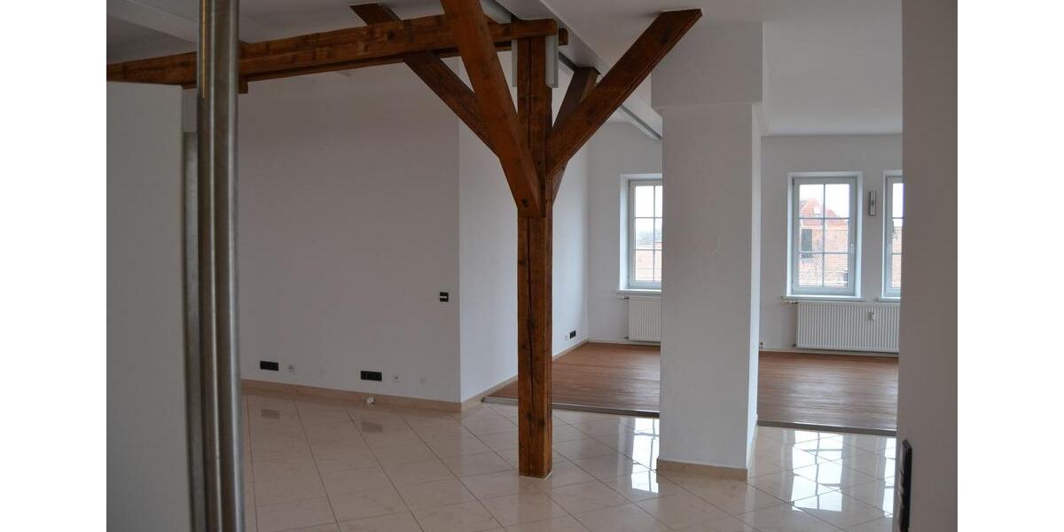 Dachgeschoßwohnung Augsburg - 5 Zimmer, 170 m&sup2;, 1.685&euro; | Angebot:26350218