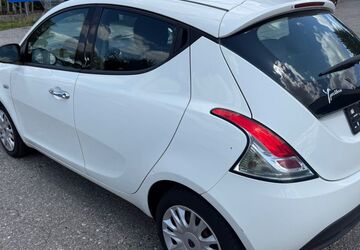 Lancia Ypsilon 96.750 km 2.500 &euro; Augsburg 86165